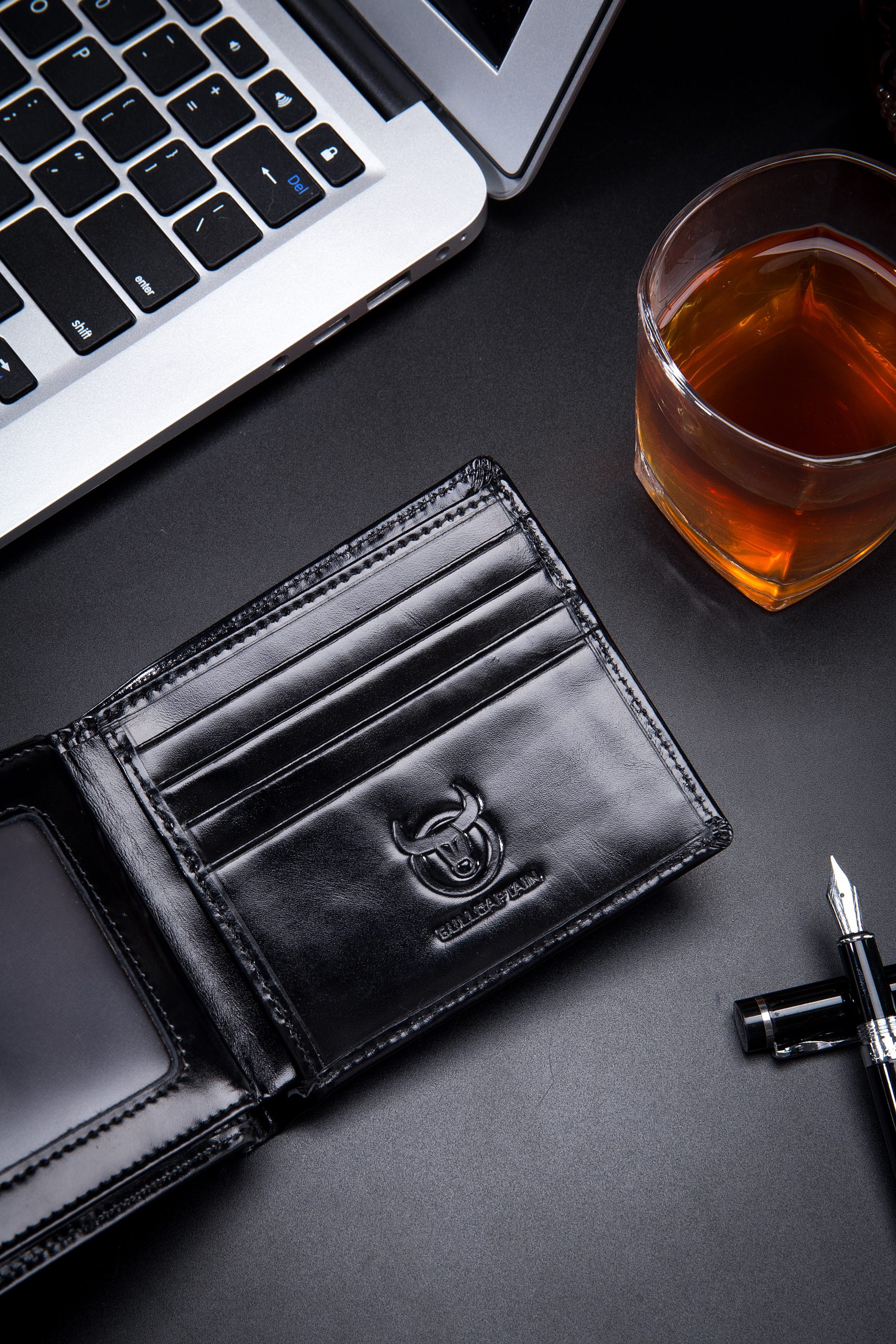 Δερμάτινο πορτοφόλι Bull Captain QB0203-H μαύρο 